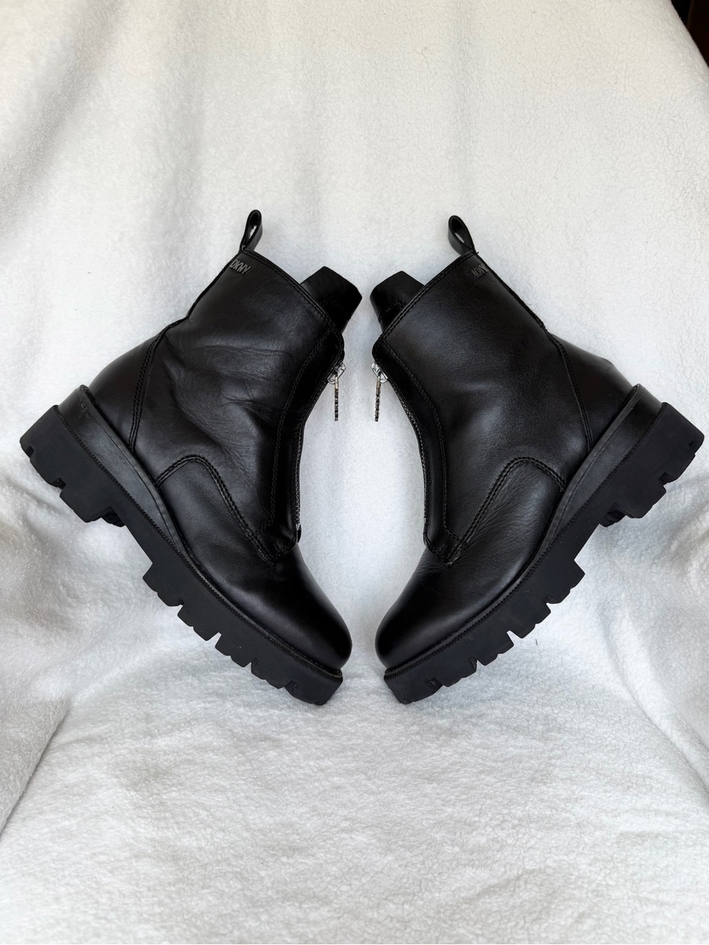 DKNY Womens Black Leather Front Zip Combat Lug Sole Ankle Boots K3227 Size 8 - Picture 6 of 14